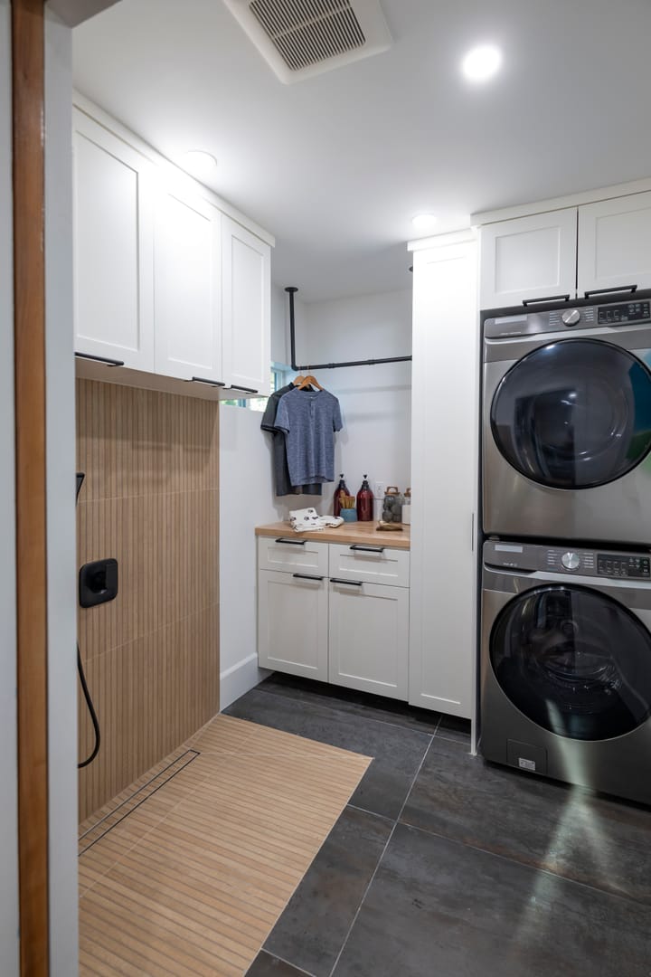 Póster de Los gemelos reforman de nuevo