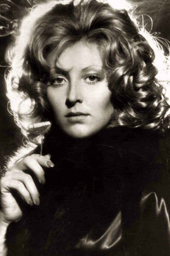 Carátula de Misterios y escándalos